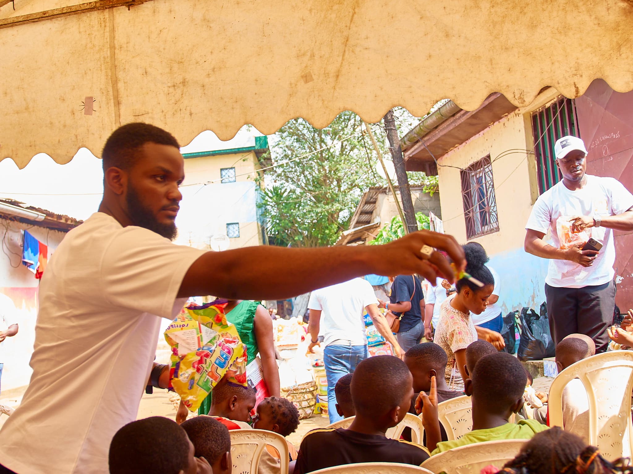 Step for the Future Foundation à Douala – Makèpè, Déplacés du NOSO (photo 24)