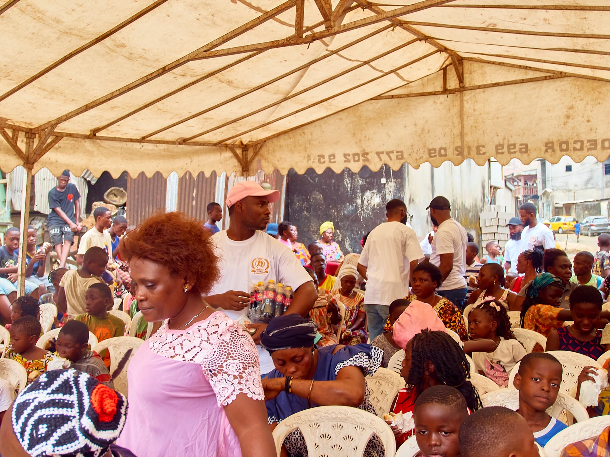 Step for the Future Foundation à Douala – Makèpè, Déplacés du NOSO (photo 28)