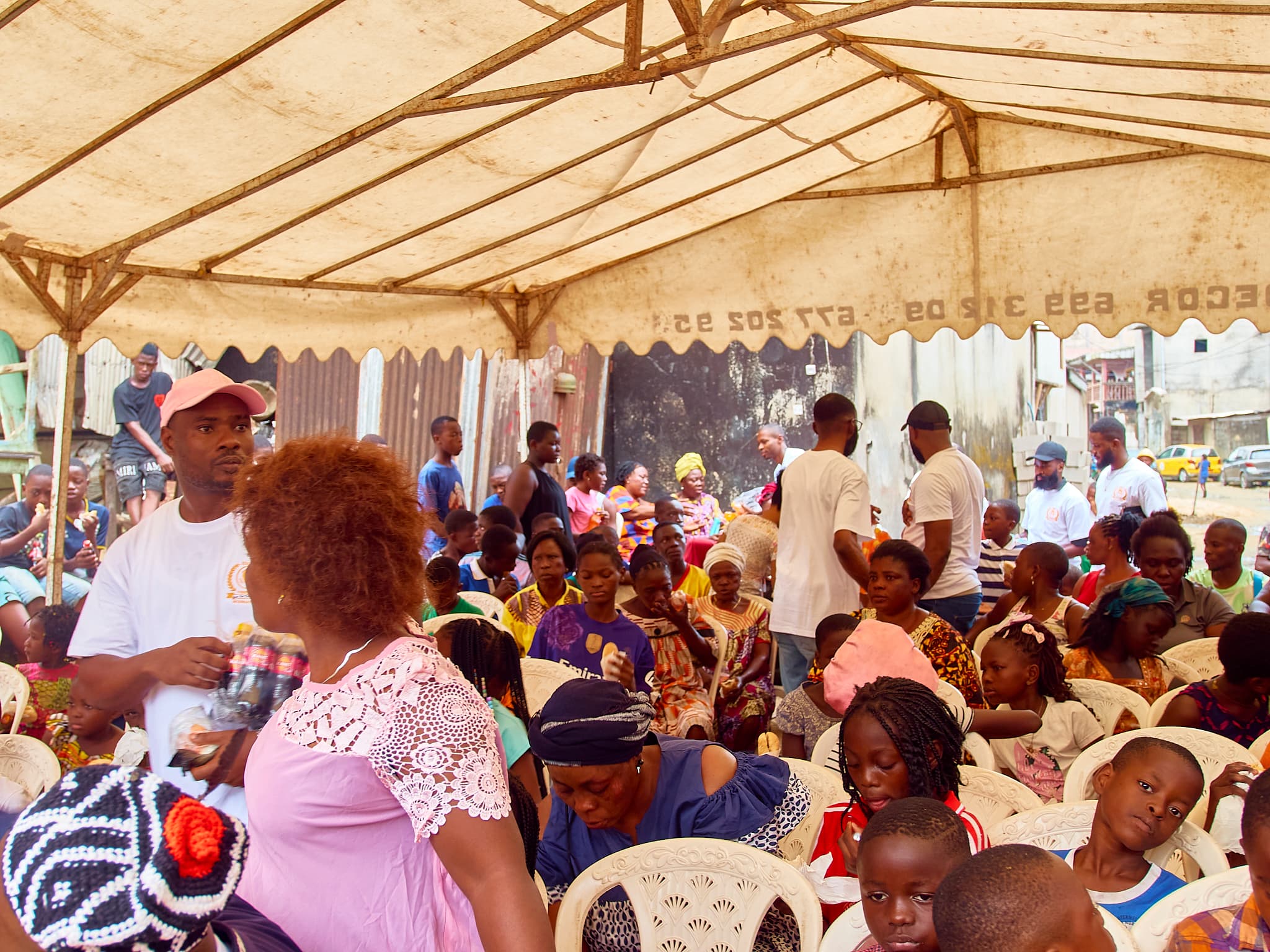 Step for the Future Foundation à Douala – Makèpè, Déplacés du NOSO (photo 29)