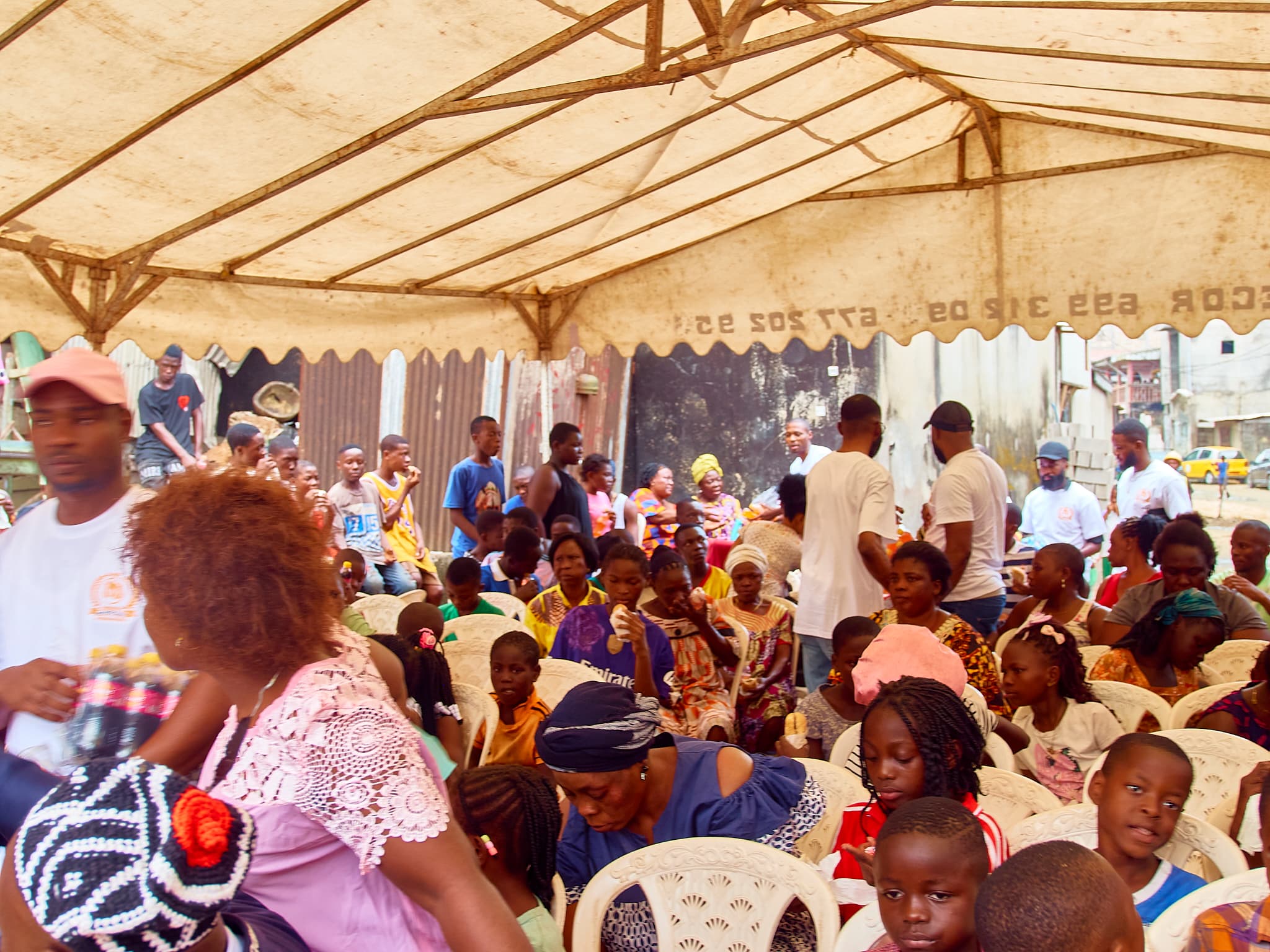 Step for the Future Foundation à Douala – Makèpè, Déplacés du NOSO (photo 30)