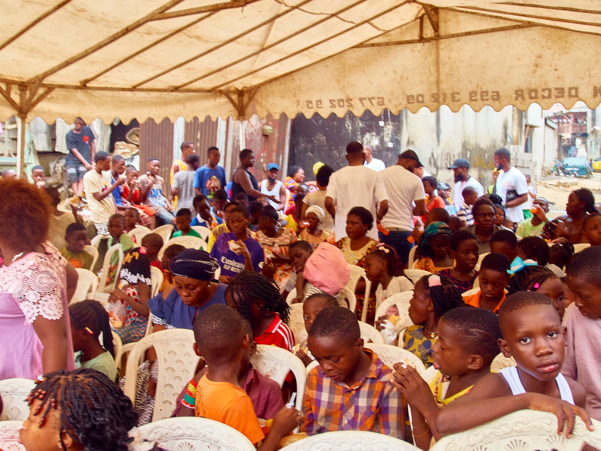 Step for the Future Foundation à Douala – Makèpè, Déplacés du NOSO (photo 32)
