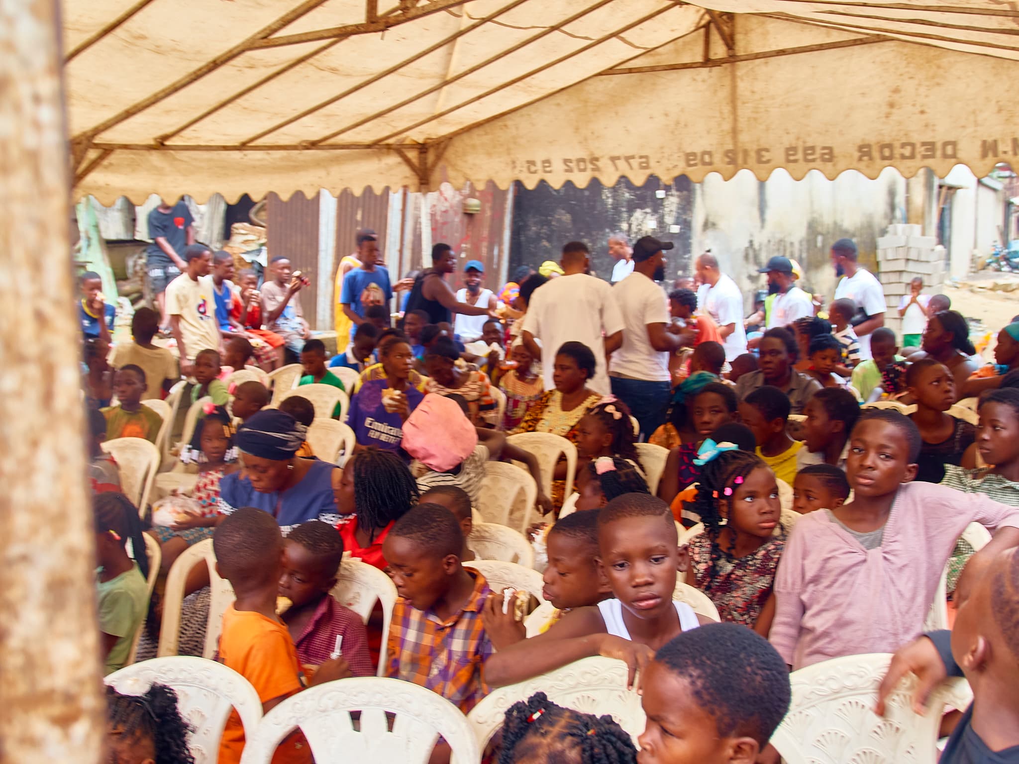 Step for the Future Foundation à Douala – Makèpè, Déplacés du NOSO (photo 33)